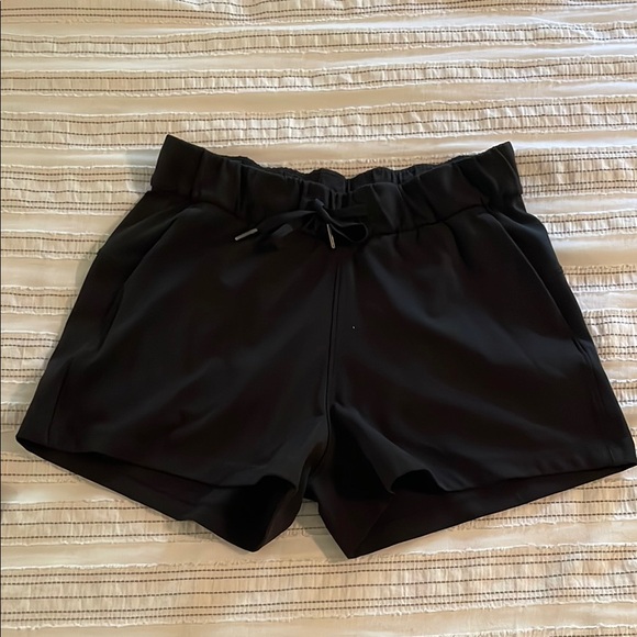 Lululemon Black Women's Shorts - Picture 1 of 4